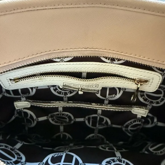 Classic Henri Bendel bag - Picture 6 of 9